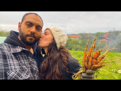 Видео: ЖИВОТ НА СЕЛО: Плановете ни за лятната кухня + Как се прави тор от коприва 🌿 | Boho Soulz