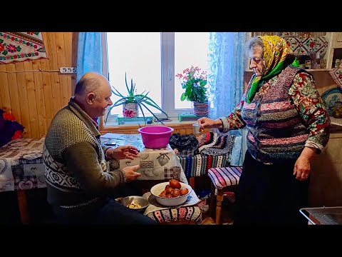 Видео: Тихая старость в горах: жизнь без Wi-Fi, но с печью и душевностью