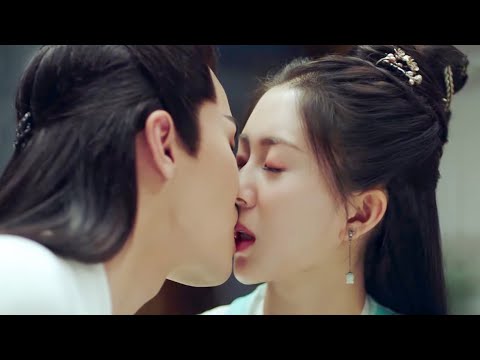 Видео: Накорми меня💕Лекарство слишком горькое, мне нужен твой сладкий поцелуй💋