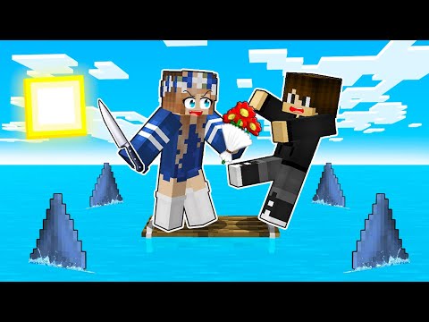 Видео: Я ЗАСТРЯЛ НА ПЛОТУ С БЕЗУМНОЙ ФАНАТКОЙ В ОКЕАНЕ В МАЙНКРАФТ! ЕНОТИК MINECRAFT