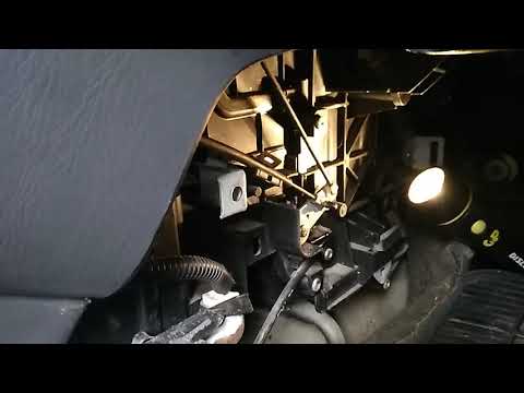 Видео: Toyota Carina E трос печки холодно, тепло