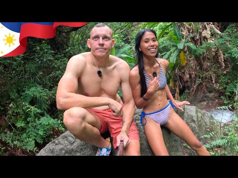 Видео: 🇵🇭 Она в отличной форме и говорит, что возраст — это всего лишь цифра ❤️ (Иностранцы старше 60 ле...