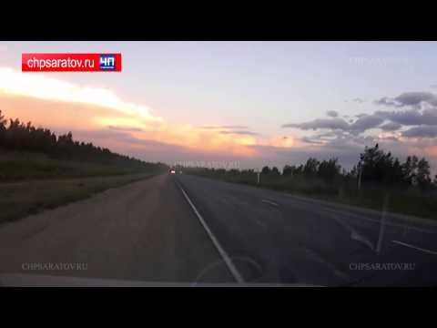Видео: ЧП-САРАТОВ. ЖЕСТКУЮ ПОГОНЮ ЗА УГОНЩИКОМ ЗАФИКСИРОВАЛИ КАМЕРЫ ПАТРУЛЬНОГО АВТОМОБИЛЯ