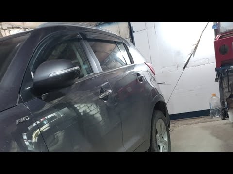 Видео: Kia Sportage замена задних тормозных колодок!