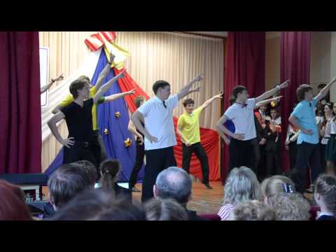 Видео: Последний звонок 2013 - Мальчики-зайчики