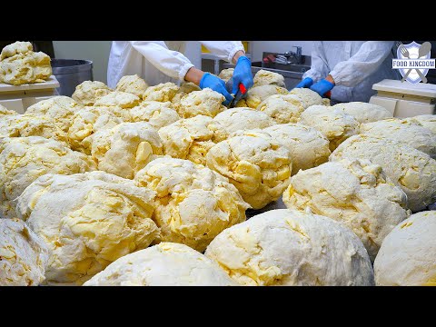 Видео: Хрустящий! Массовое производство клубничного пирога из теста фабрики / Корейская пекарня