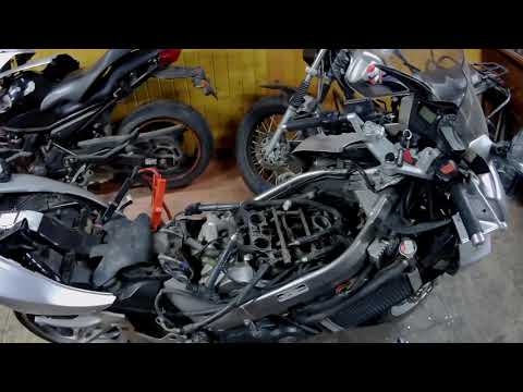 Видео: Honda VFR 800/Замена цепей ГРМ/Переборка вилки/и в целом большое техническое обслуживание!