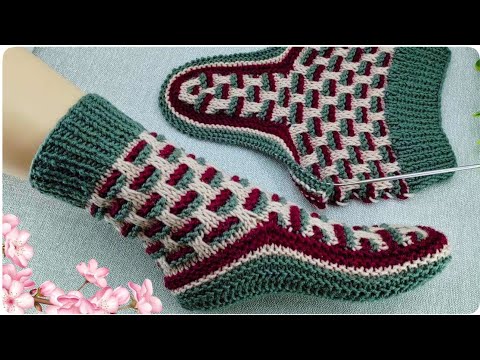 Видео: НОСОЧКИ  НА ДВУХ СПИЦАХ. ПОДРОБНЫЙ МАСТЕР-КЛАСС.