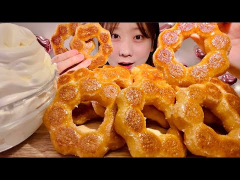 Видео: ASMR запеченный пончик моти【русские субтитры】【Mukbang/ Eating Sounds】
