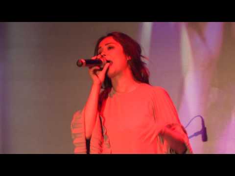 Видео: Адриан Маджаров и Вики от Мастило - В двореца съм сама