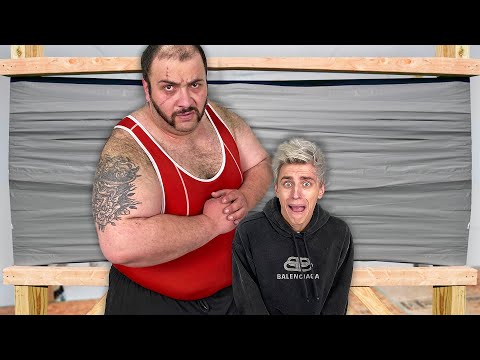 Видео: Самый СИЛЬНЫЙ Человек В МИРЕ Против 100 Слоев Челлендж !