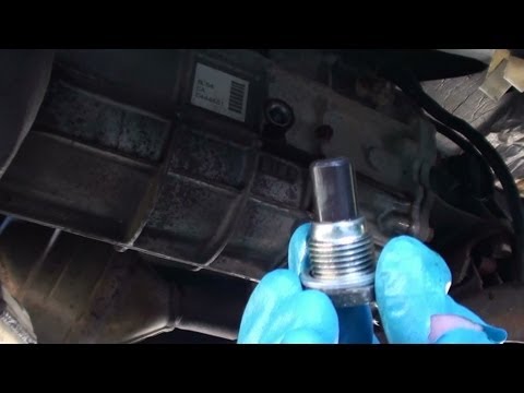 Видео: Замена жидкости в механической коробке передач Ford Ranger 2006 года