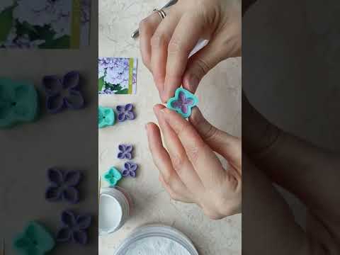 Видео: Мастер класс по лепке цветка сирени с помощью инструментов от Алёны Екимовой @kima_for_art