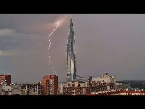 Видео: Гроза - гром, молнии & потоп 18.06.2020 @ 19:00 Спб, Финский залив, Лахта-центр (башня Газпрома)