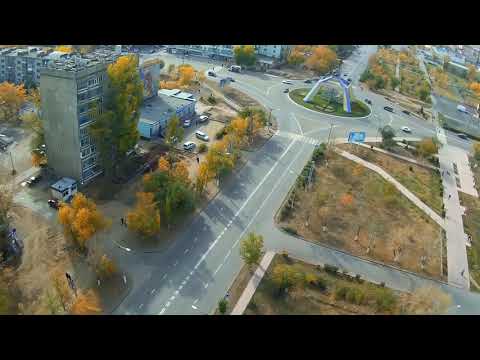 Видео: Над осенним городом Аксу, съемка с воздуха