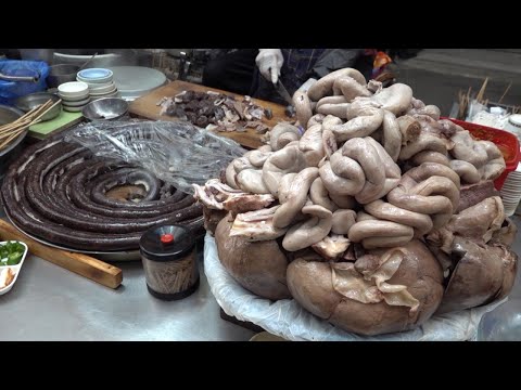 Видео: Бабушка, которая уже 50 лет вырезает сундаи / Сухожий кишечник / Корейская уличная еда