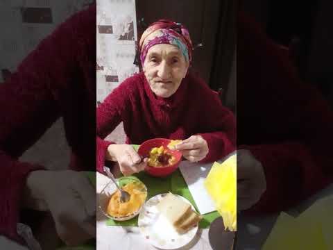 Видео: простенький обед.с днём м рождения!комментарии