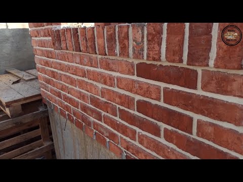 Видео: Дешёвая и красивая кладка простого кирпича под белый шов. Двухэтажный дом из забутовочного кирпича.