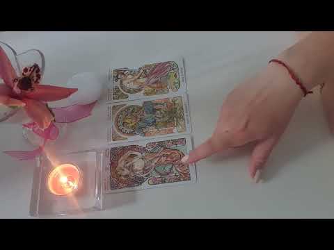 Видео: КАКВО ВЕЩАЯТ КАРТИТЕ ЗА БЪДЕЩЕТО?