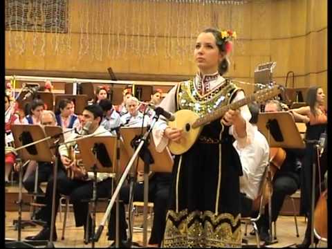 Видео: Радостина Симонова - тамбура.Bulgarian folklore
