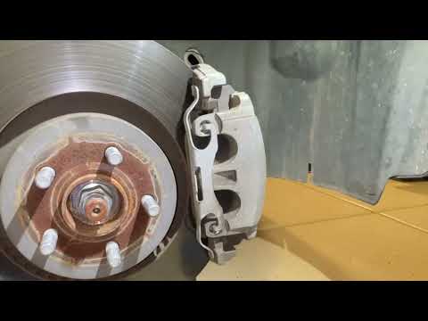 Видео: Передние тормозные скобы Ford Edge: как снять и установить скобы переднего тормозного суппорта 20...