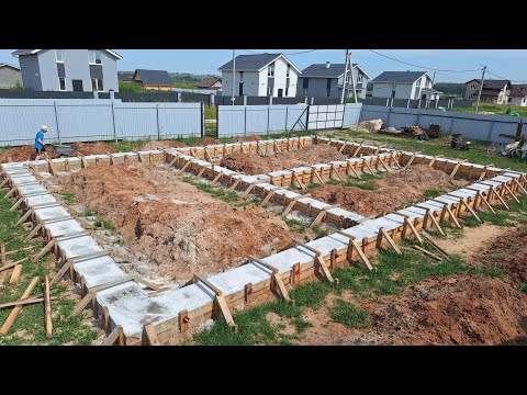 Видео: Доделали большой фундамент в Каменках под дом 150 м2