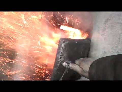 Видео: Засыпал полный котёл  мелкой угольной пыли.