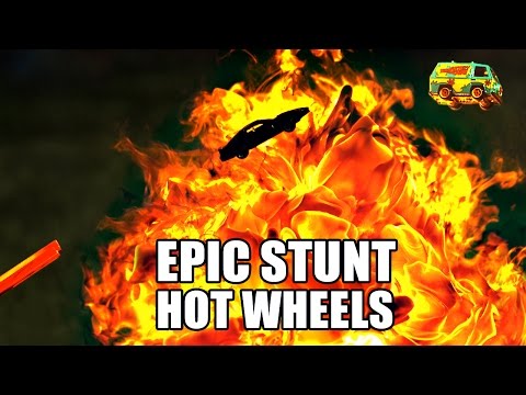 Видео: Hot Wheels ЭПИЧНАЯ ГОНКА- Замедленная Съёмка (2500 FPS)