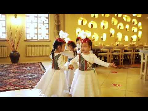 Видео: "Менің елім-менің бақытты балалық шағым" республикалық байқауы. "Зейнеп, Амина және балапандар" б/б