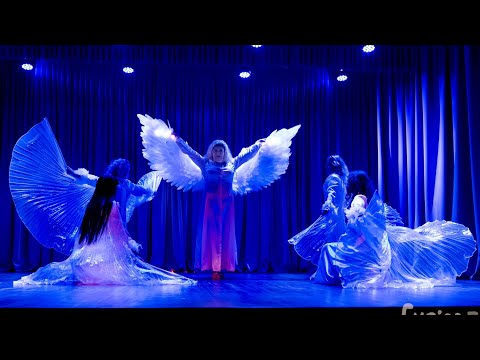 Видео: Танец с крыльями шоу-постановка в роли ангелов 👼 и демонов 😈  на сцене Искатели счастья "FUSION 5" 
