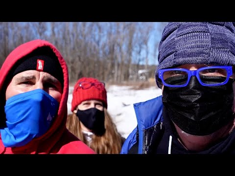 Видео: Зимние лагеря для бездомных в джунглях Итаки