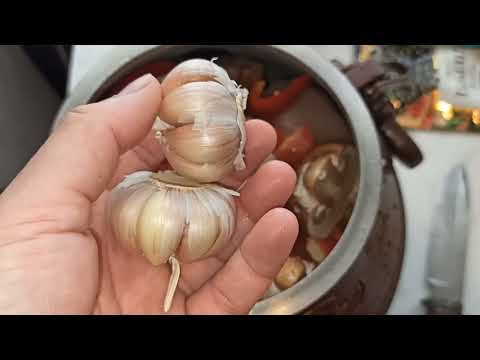 Видео: Курица с овощами в афганском казане
