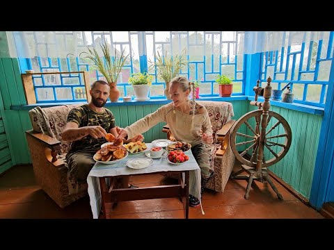 Видео: ДУША наша В ДЕРЕВНЕ - жизнь в глуши в гармонии! Завели хозяйство и огород.