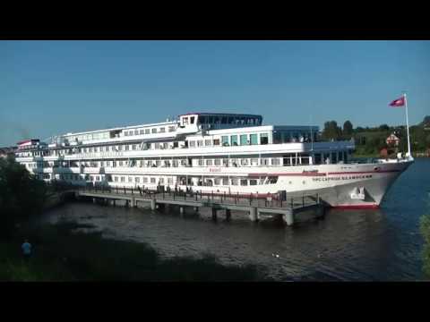 Видео: Отправление теплохода Виссарион Белинский от пристани в Старой Ладоге