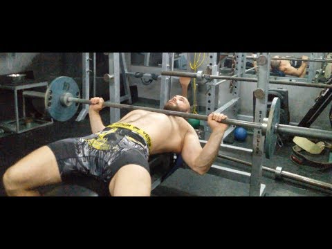 Видео: Как тренировать многоповторный жим лежа?