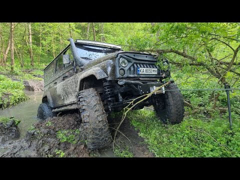 Видео: #OFFROAD через весенний ручей, это Вам не по лесным дорожкам