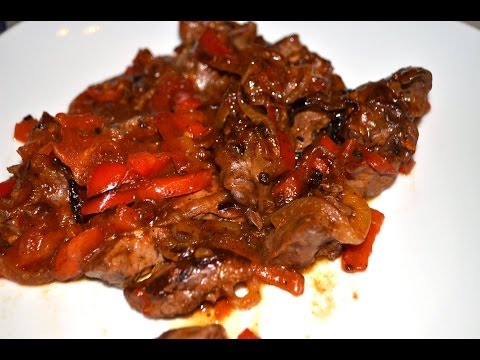 Видео: Куриная печень с овощами - очень вкусная и нежная