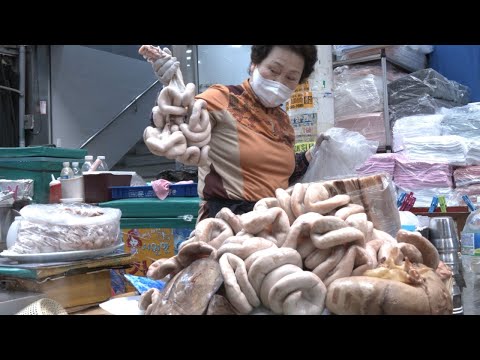 Видео: Старушка, продавшая сундаи в уголке рынка на 41 год / Корейская уличная еда