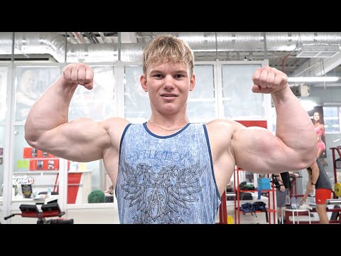 Видео: УНИКУМ в 19 ЛЕТ! / Максим Беленко. Армрестлинг