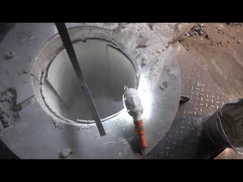 Видео: Набивка футеровочной массы  ФМ-1 часть 3 разработанную  НПП "ЛМТ" для выплавки сталей и чугунов