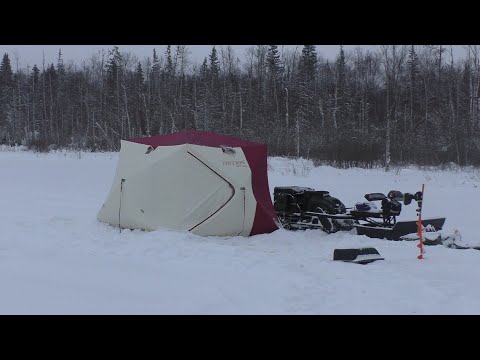 Видео: УКРЫЛИСЬ ОТ СНЕЖНОЙ БУРИ В ПАЛАТКЕ С ПЕЧКОЙ! ЖЕРЛИЦЫ НА ЩУКУ, В ЗАМОРНОЕ ОЗЕРО \ ВЫСПАЛСЯ НА РЫБАЛКЕ