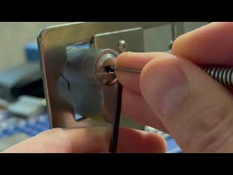 Видео: Чистое вскрытие цилиндра Securemme K2