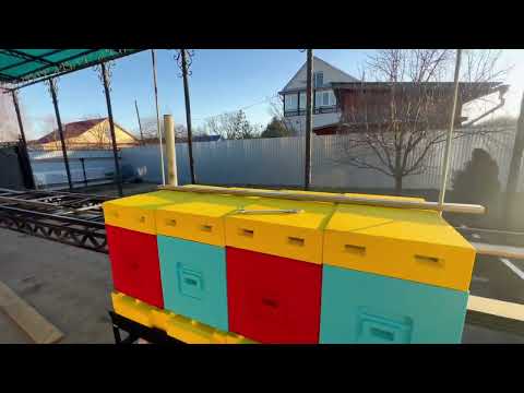 Видео: Прицепы балансир для ШЕСТИРАМОЧНИКОВ. Обзор креплений для ульев и линии для откачки мёда