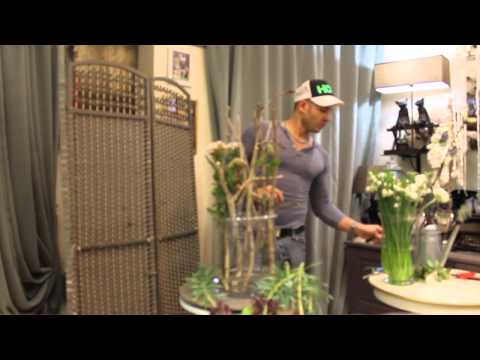 Видео: Мастер-класс флориста Славы Роска: композиция для кухни