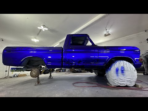 Видео: Покраска автомобиля Ford 1978 года в цвет «конфетный кобальт» с мраморным эффектом.
