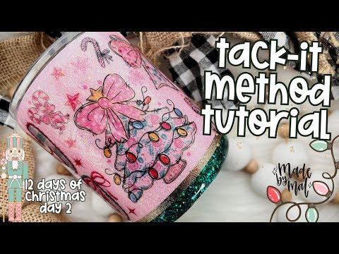 Видео: Урок по изготовлению стакана с блестками «Розовый рождественский» методом Tack-It | 12 дней Рожде...