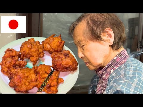 Видео: В 93 года живу одна в деревне, окружена любовью – Ужин с внуками