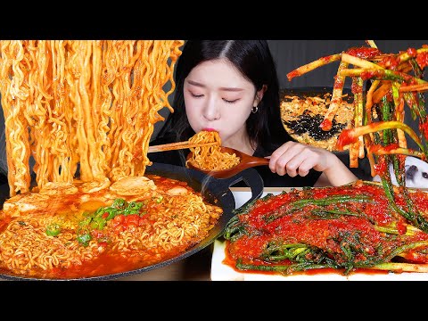 Видео: ASMR MUKBANG | Острый мягкий тофу син рамэн (The Red) 🔥 Домашнее кимчи с зеленым луком и каша рамэн