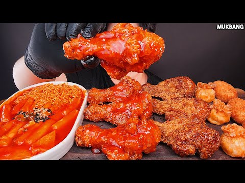 Видео: жареная курица и острая лапша Spicy Fried Chicken 🍗 Fire Noodles TTEOKBOKKI EATING ASMR MUKBANG