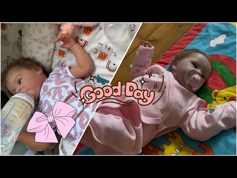 Видео: Полдник с двумя реборнами Моникой и Микой. Моника балуется. 